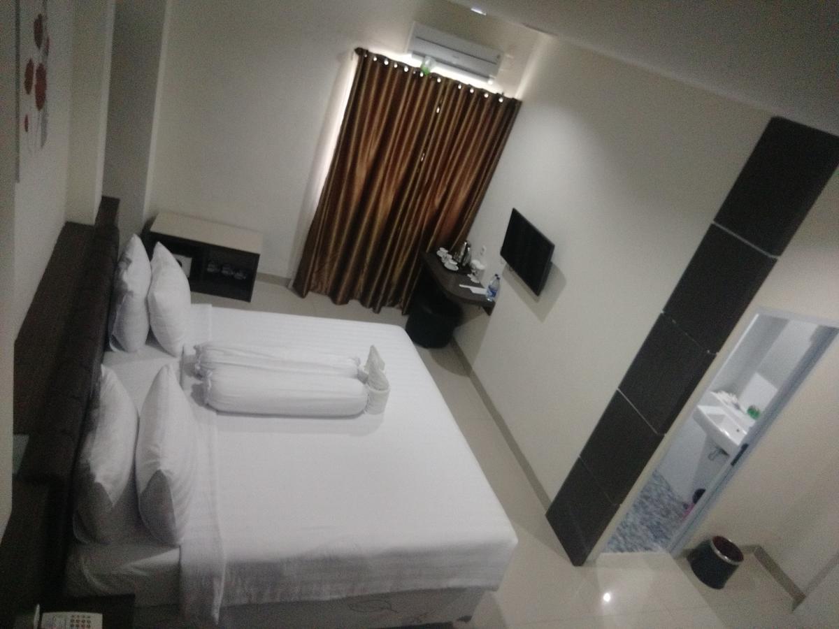 Grand Indobaru Hotel Selatpanjang Bagian luar foto