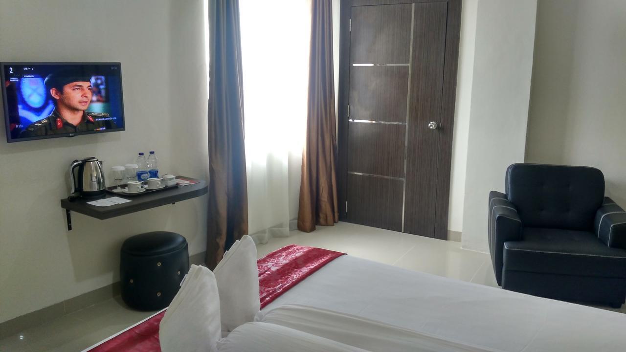 Grand Indobaru Hotel Selatpanjang Bagian luar foto